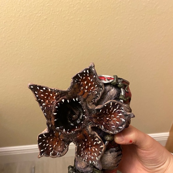 Stranger things Demogorgon collectiable coke can - Picture 14 of 16